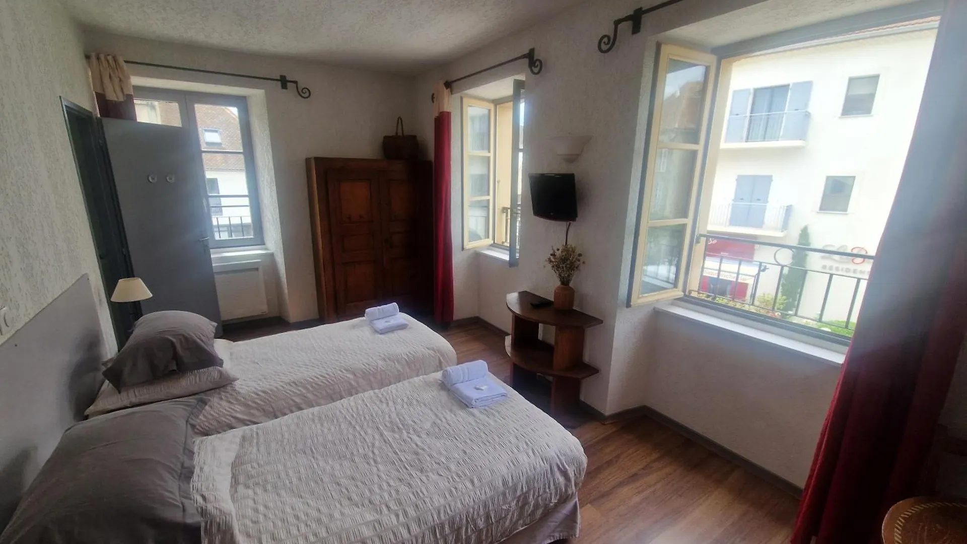 L'Auberge De Mens 0*,  Frankrike